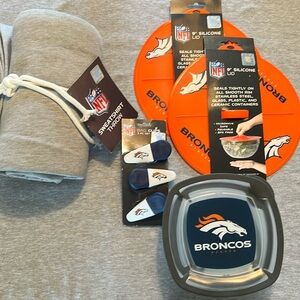 *NWT* Broncos Tailgating/Gift Set